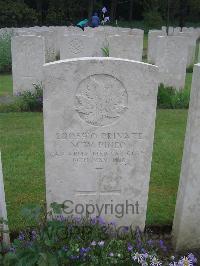 Etaples Military Cemetery - Pineo, Marshall Wilder